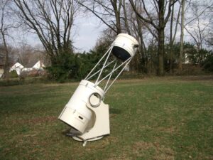Dobsonian_telescope_Truss_tube_design